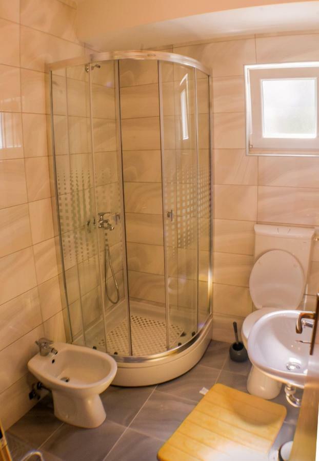 Apartments Frano Ropa Екстериор снимка